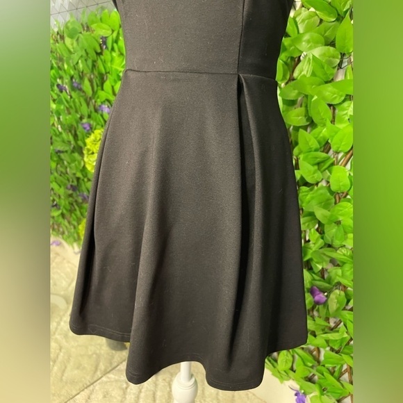 Lulu’s XS Black Stretchy Cutout and About Black Skater Dress - Picture 4 of 14